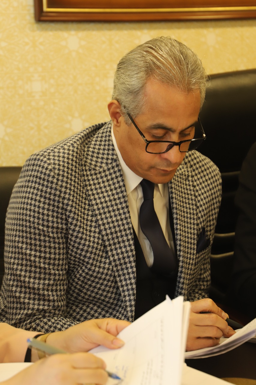 وزير القوى العامله 